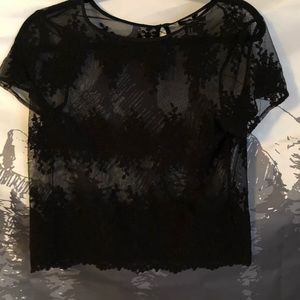 Mesh floral black top!!